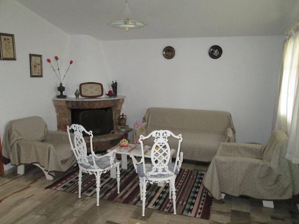 Bio House Apartment Chrani Luaran gambar